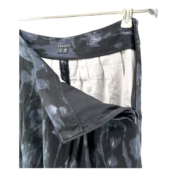 Theory | 0 Gray Abstract Mini Skirt Pleated - Picture 8 of 12